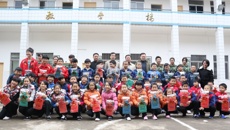 温情长堽 爱心传递——广西艺术学校长堽校区师生为杂技班学生送温暖