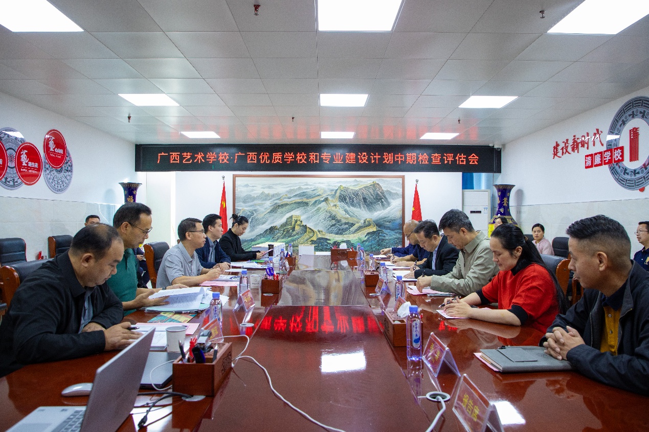 餐厅里的人们

AI 生成的内容可能不正确。