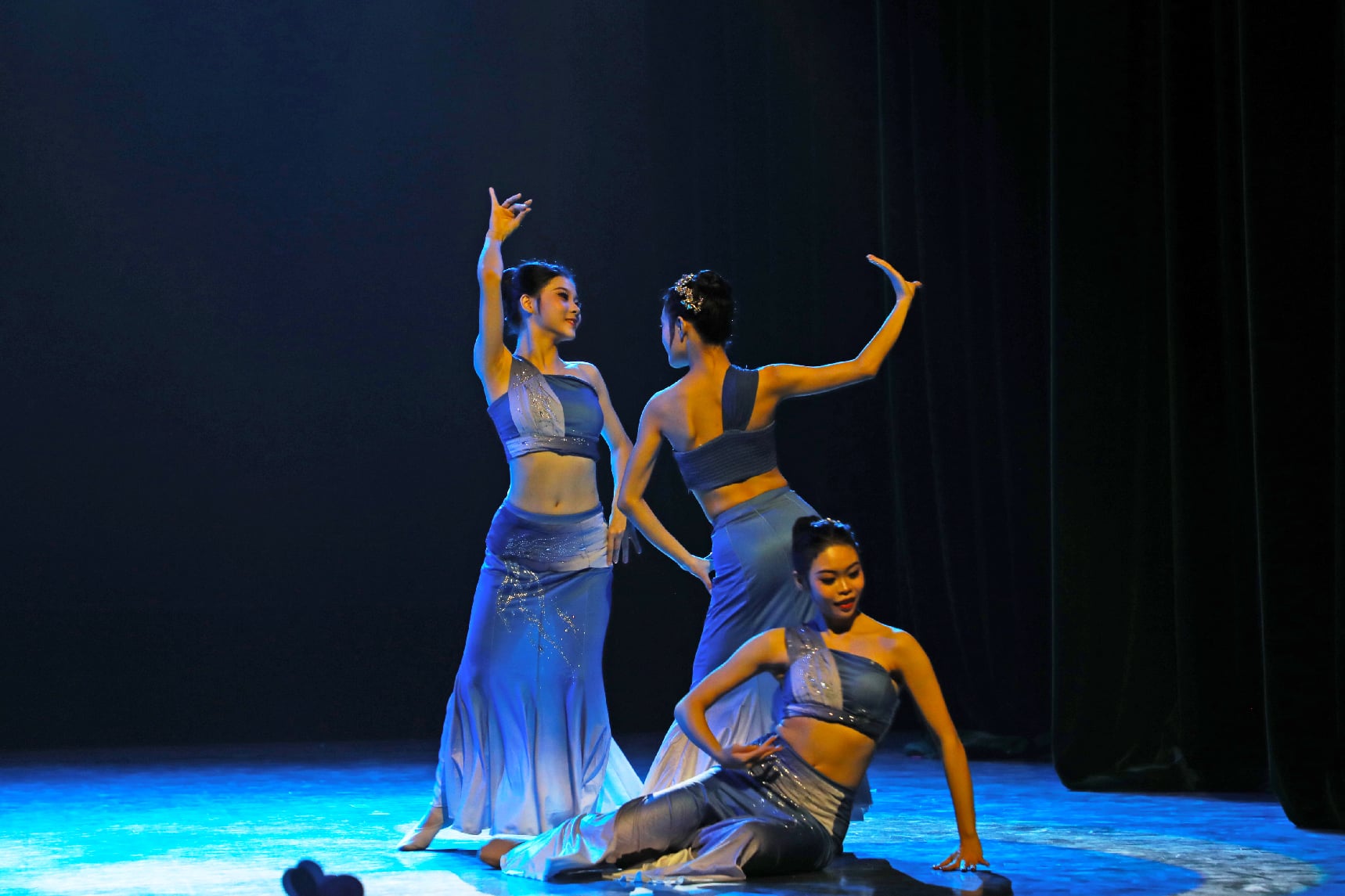 舞蹈集锦:三人舞《锦簇》