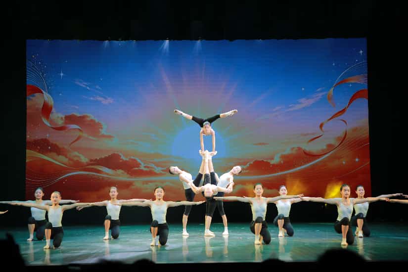fe1643ee256447bc98db582cead899c5.jpg